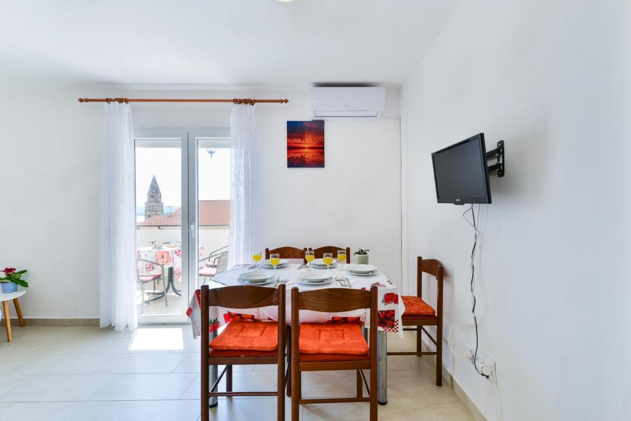 Apartments Citrus Turanj Esterno foto