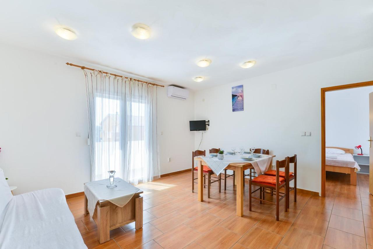 Apartments Citrus Turanj Esterno foto