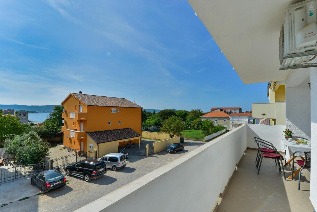 Apartments Citrus Turanj Esterno foto