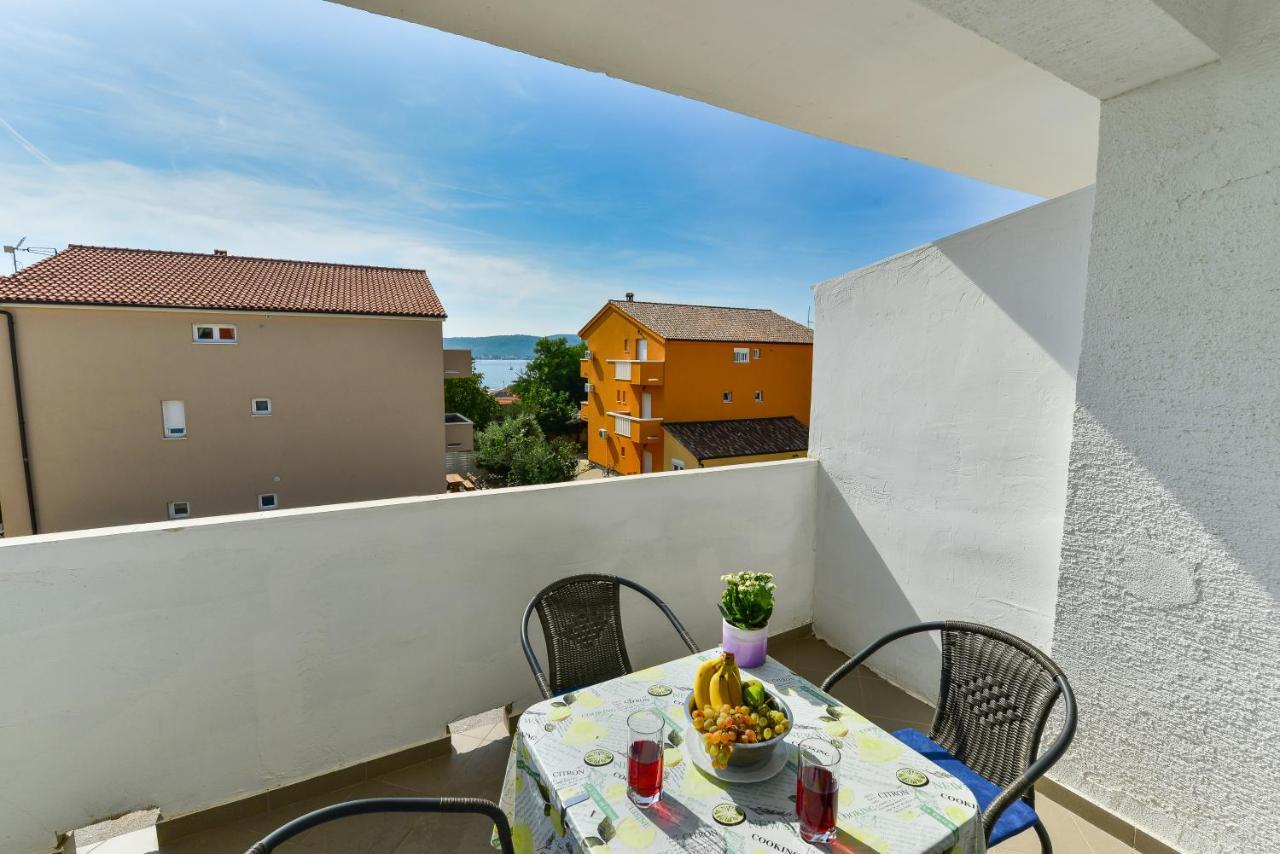 Apartments Citrus Turanj Esterno foto